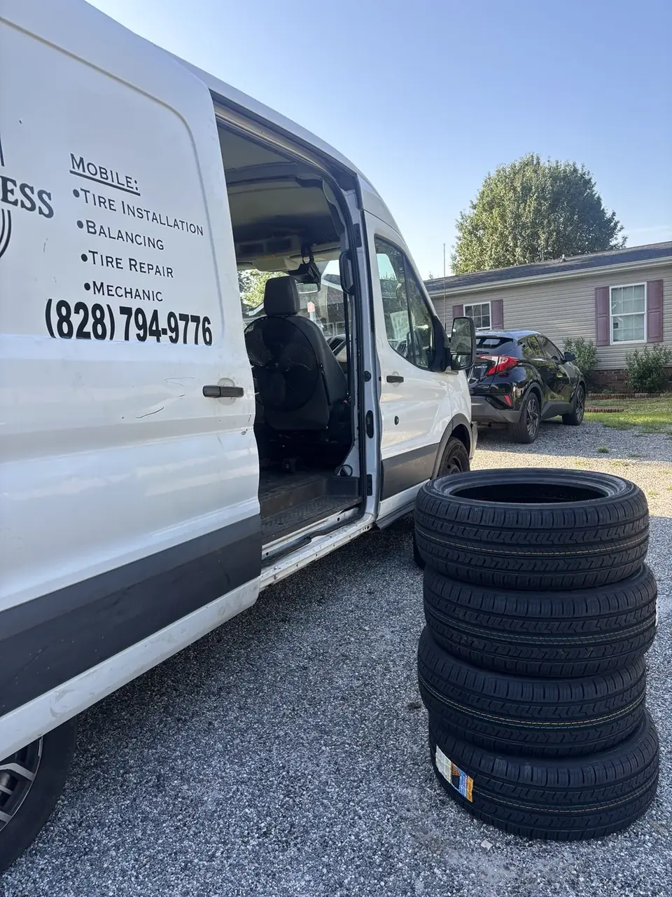 Tirexpress service van with tires
